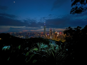 Taipei by night from xiang shan